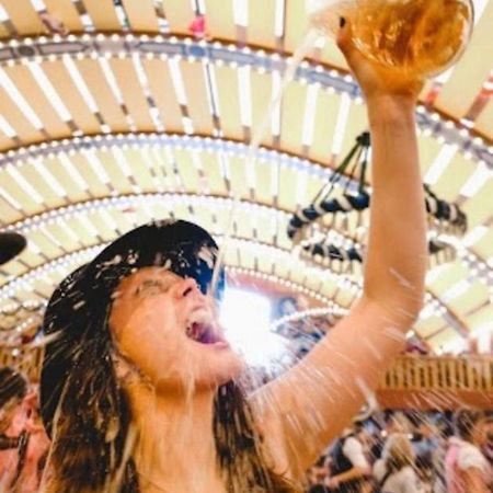 Hotel Allyouneed Oktoberfest Basic Camping Monaco di Baviera Esterno foto