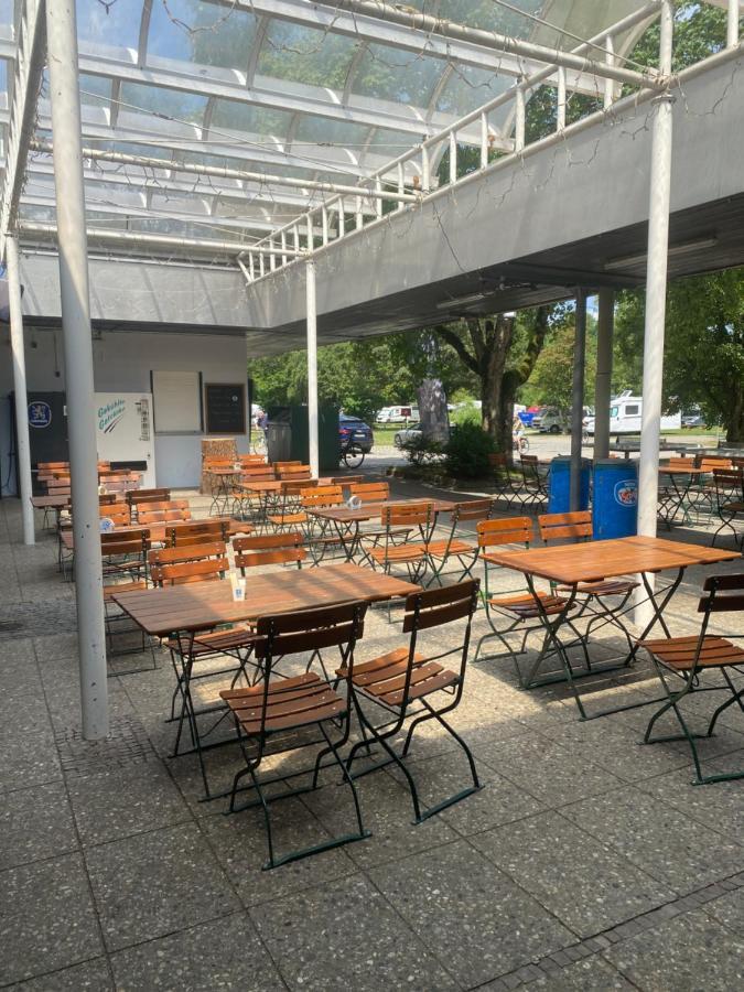 Hotel Allyouneed Oktoberfest Basic Camping Monaco di Baviera Esterno foto